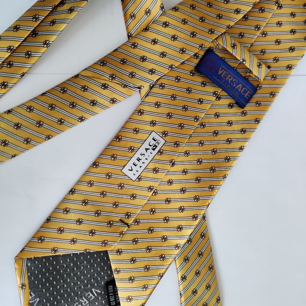 Vintage Versace Silk Tie - Picture 5 of 11